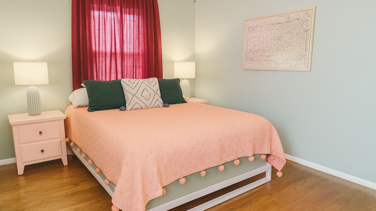 Photo of Bedroom in Lawrence