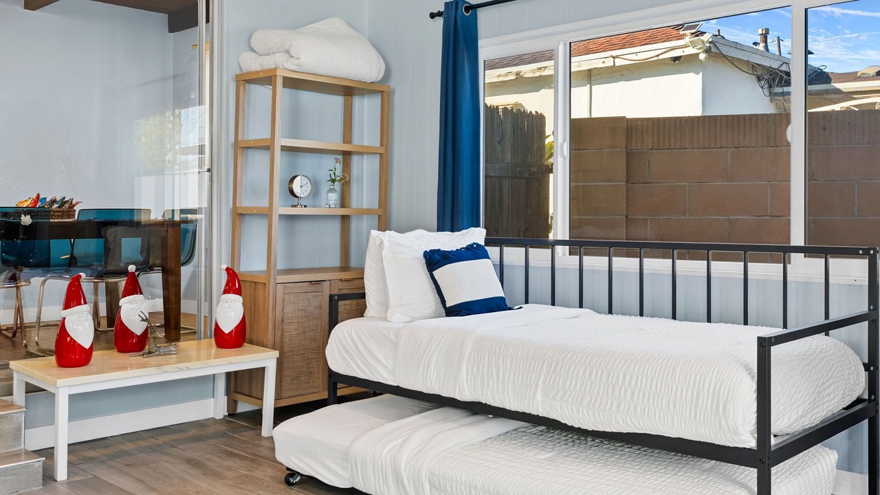 Photo of Bedroom in Midway City
