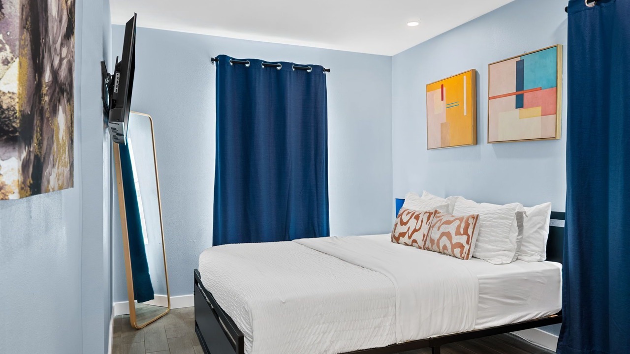 Photo of Bedroom in Midway City