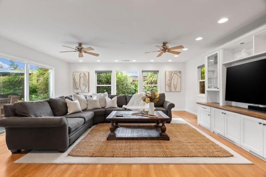 Photo of Livingroom in Nimitz