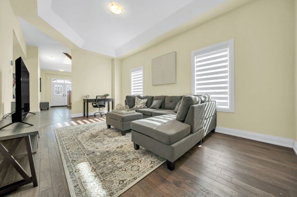 Photo of Livingroom in Richmond Hill