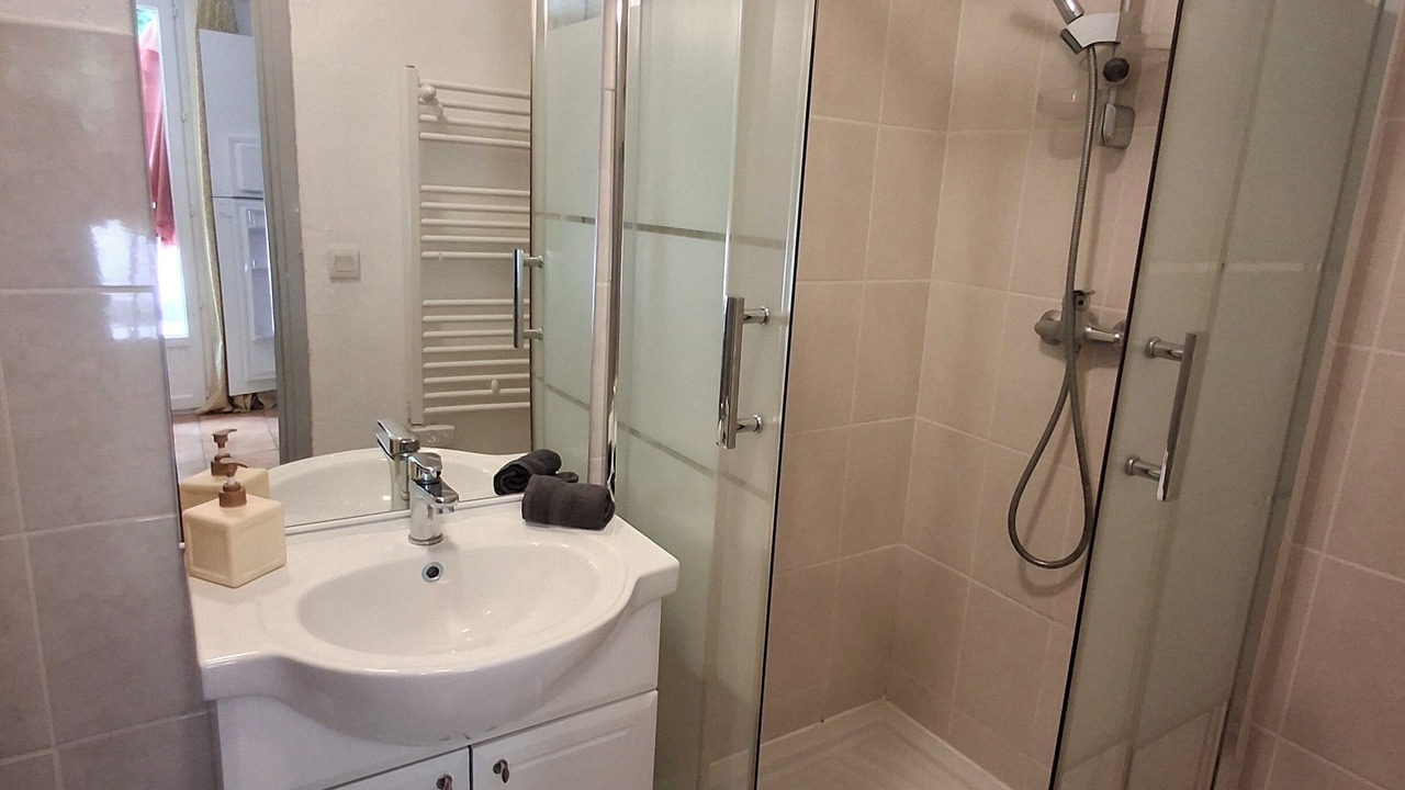 Photo of Bathroom in Mazamet