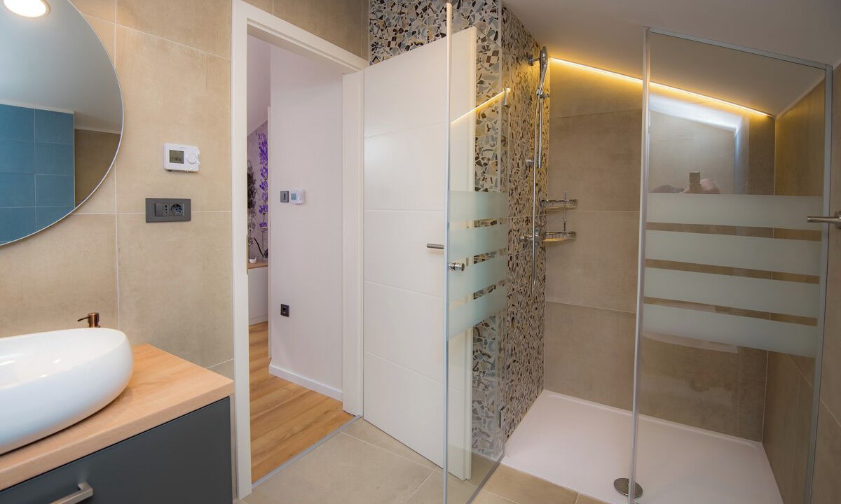 Photo of Bathroom in Bakar