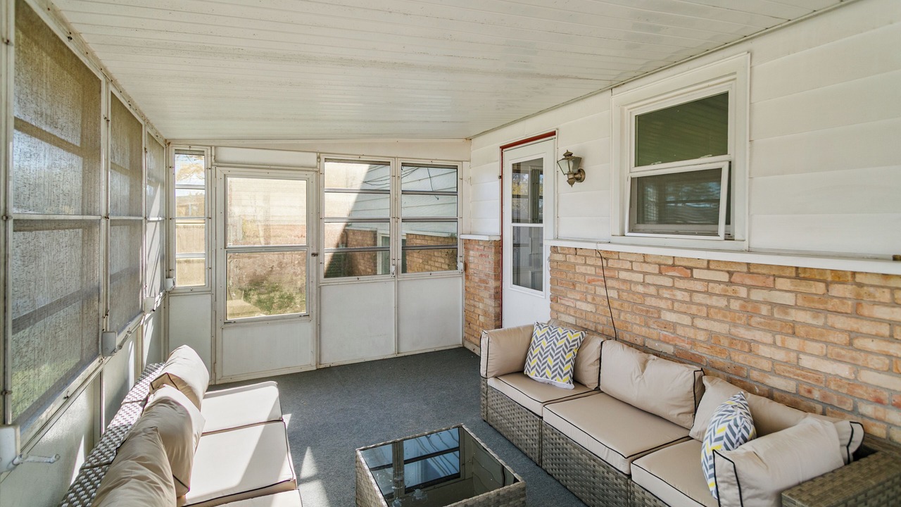 Photo of Patio Balcony in Waukegan