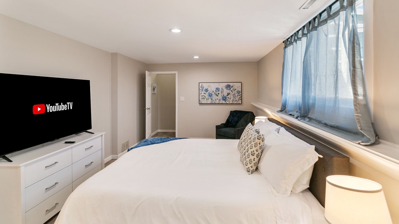 Photo of Bedroom in Waukegan
