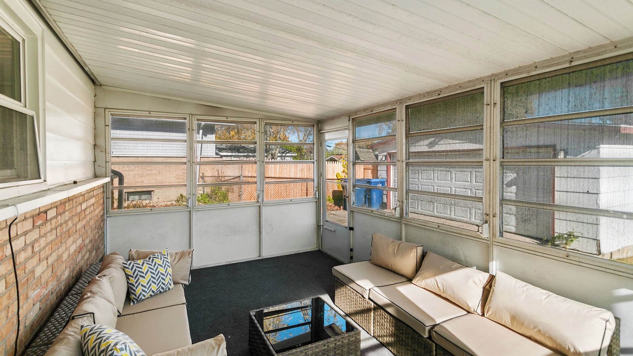 Photo of Livingroom in Waukegan
