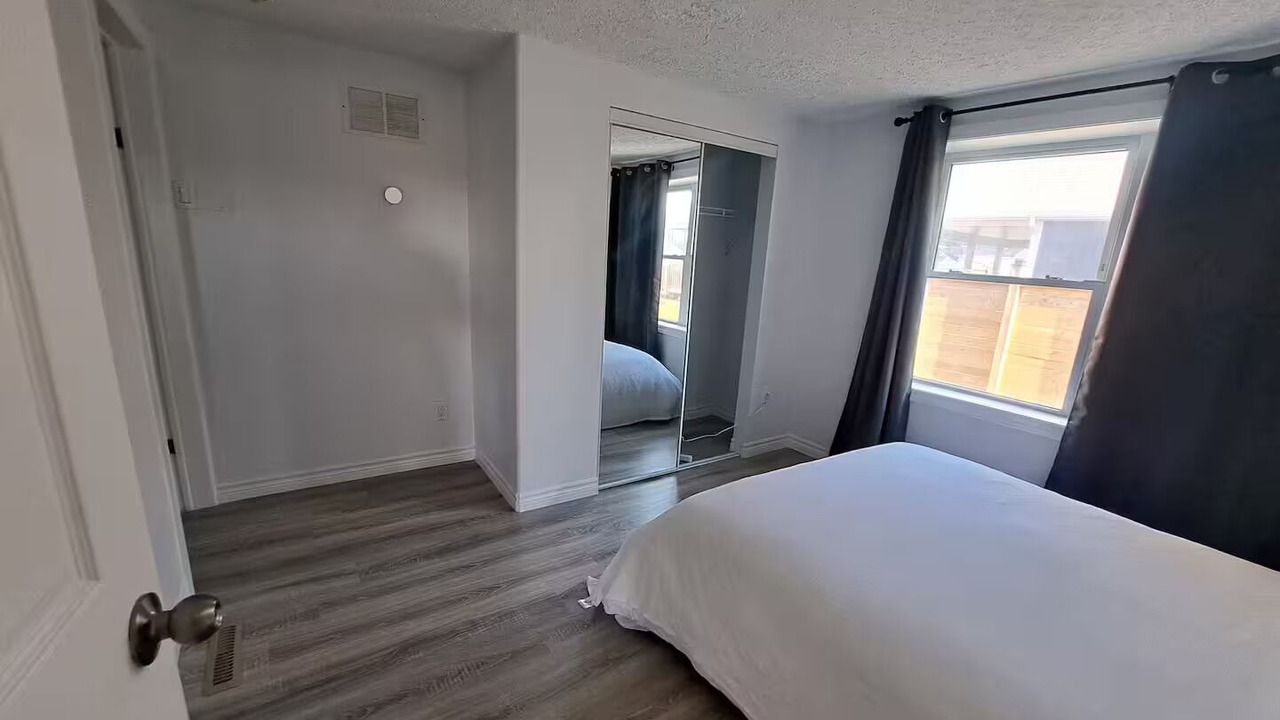 Photo of Bedroom in Lakeshore