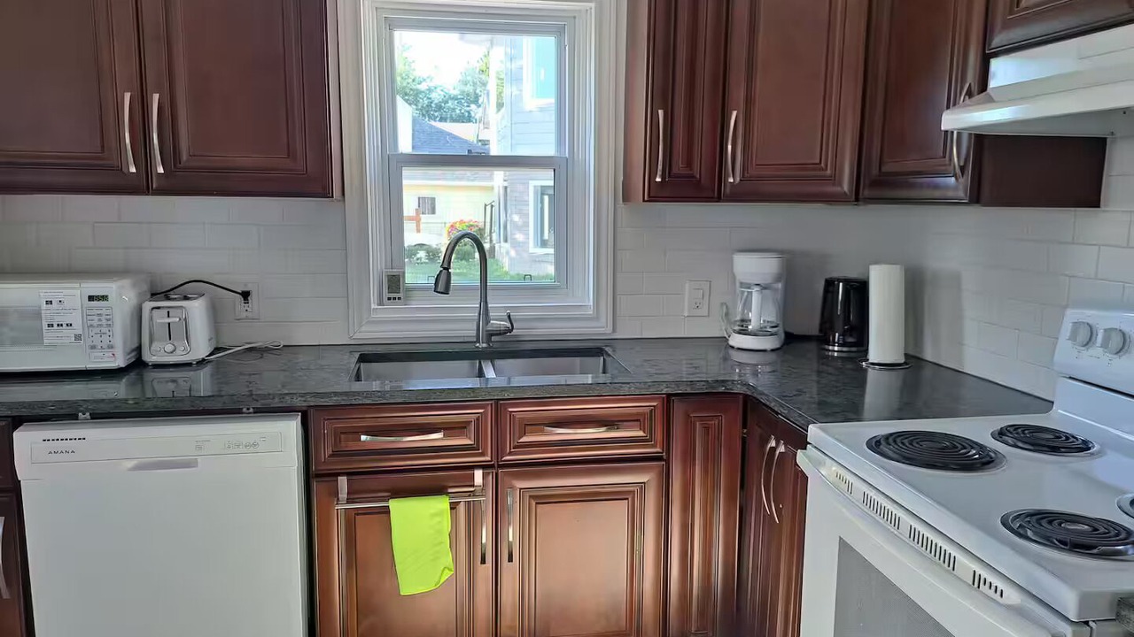 Photo of Kitchen in Lakeshore