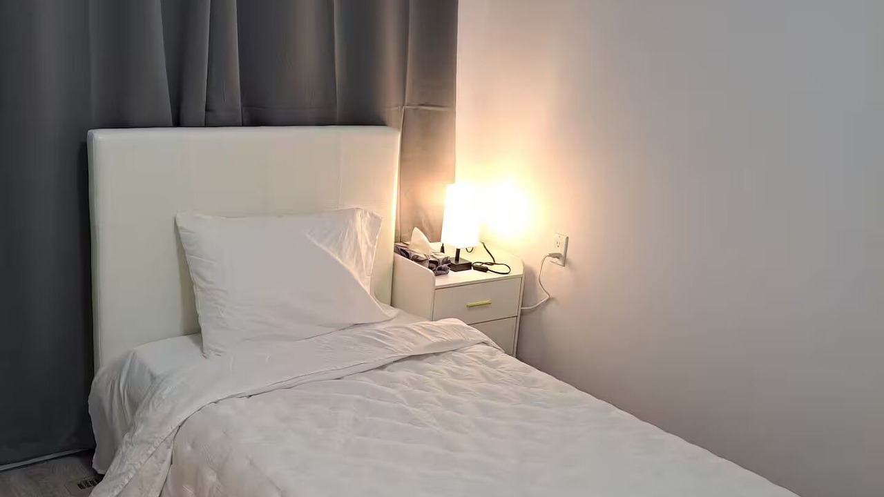 Photo of Bedroom in Lakeshore