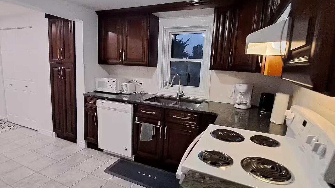 Photo of Kitchen in Lakeshore