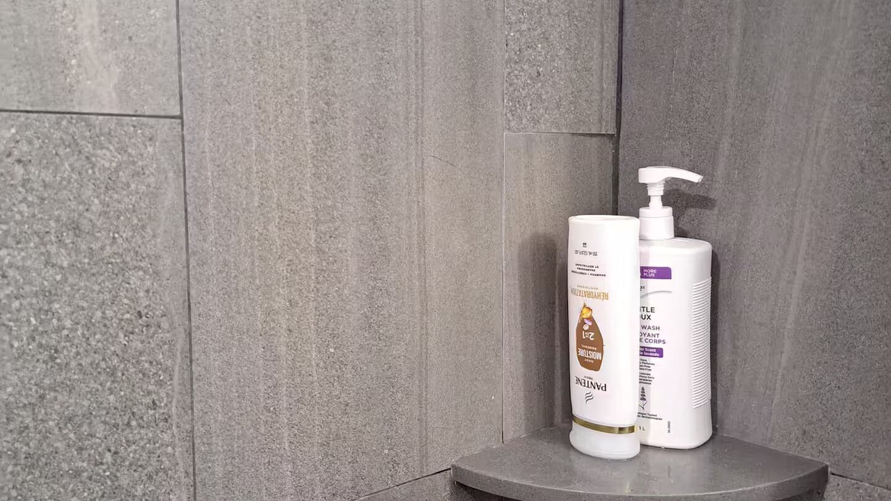 Photo of Bathroom in Lakeshore