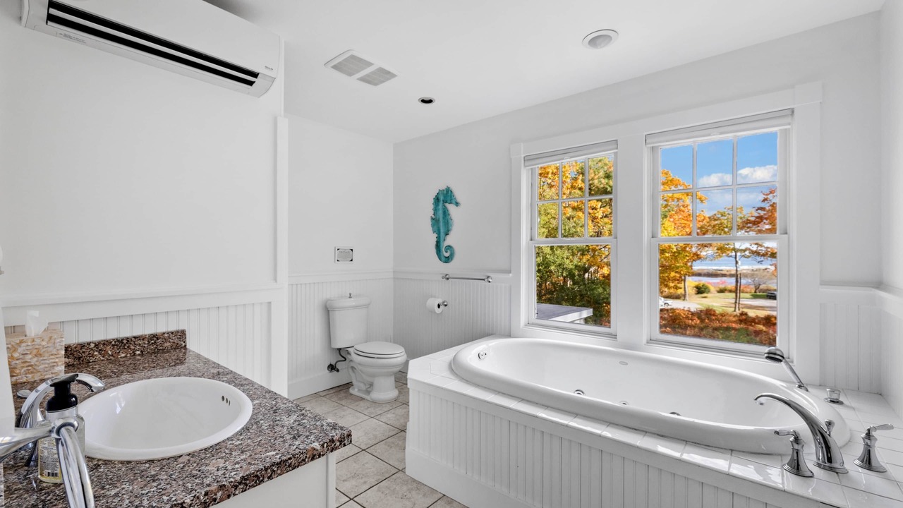 Photo of Bathroom in Fortunes Rocks