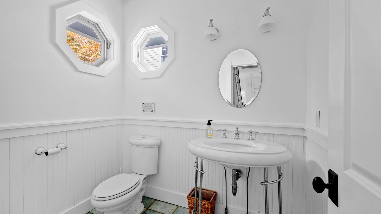 Photo of Bathroom in Fortunes Rocks