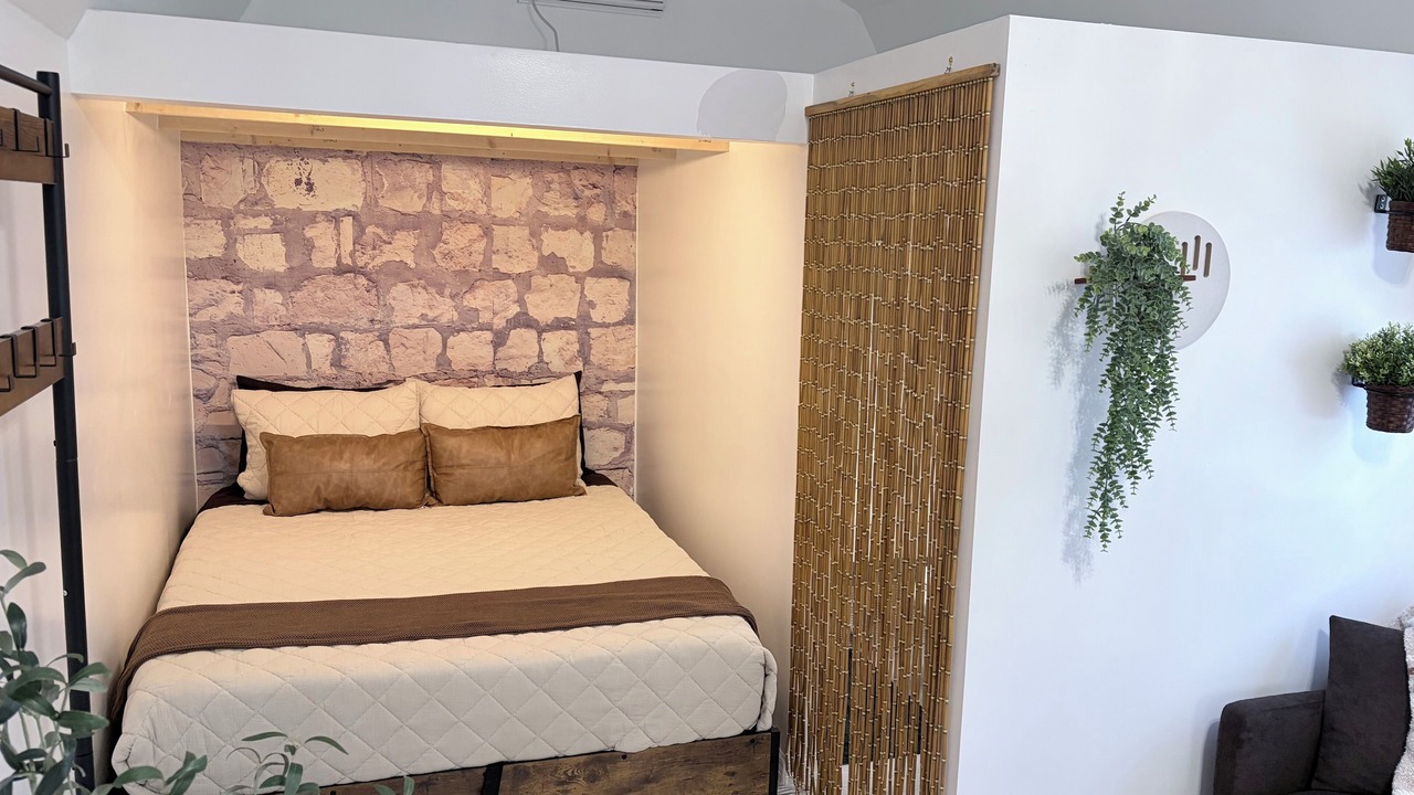 Photo of Bedroom in Candler