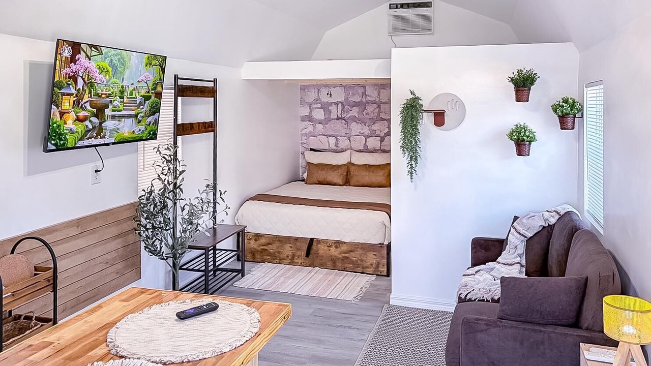 Photo of Bedroom in Candler