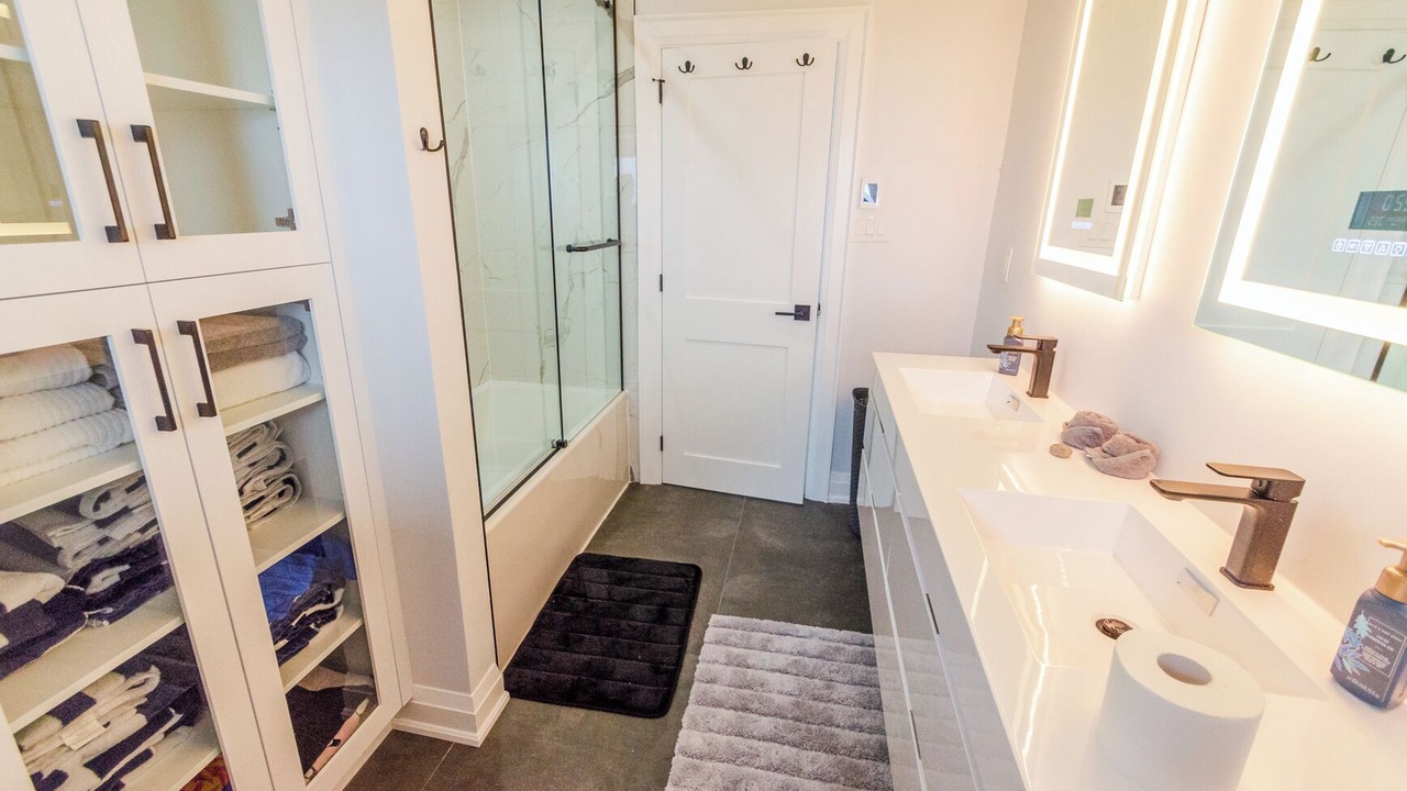 Photo of Bathroom in Port Colborne