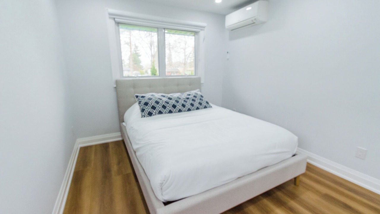 Photo of Bedroom in Port Colborne