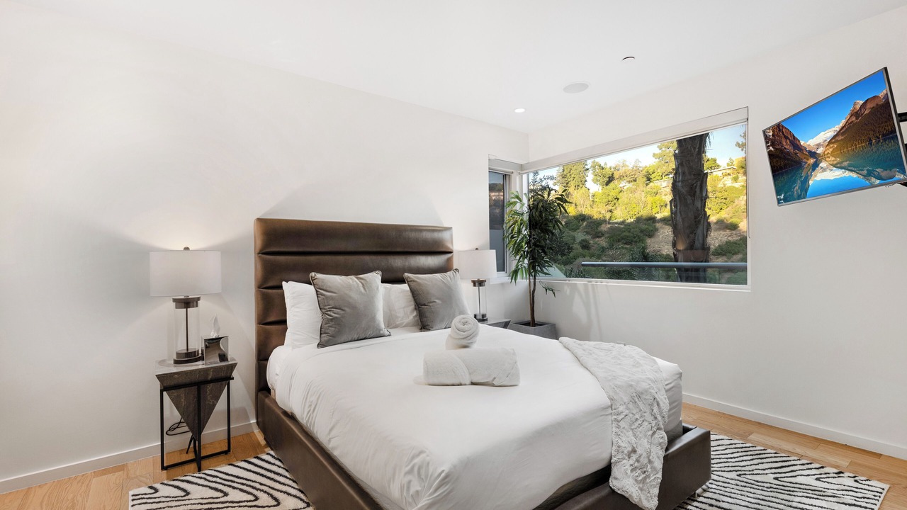 Photo of Bedroom in Hollywood Dell