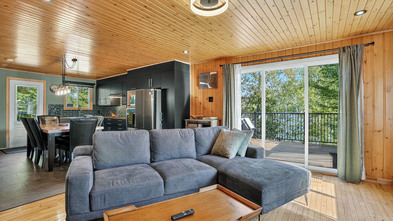 Photo of Livingroom in Lac-Saguay