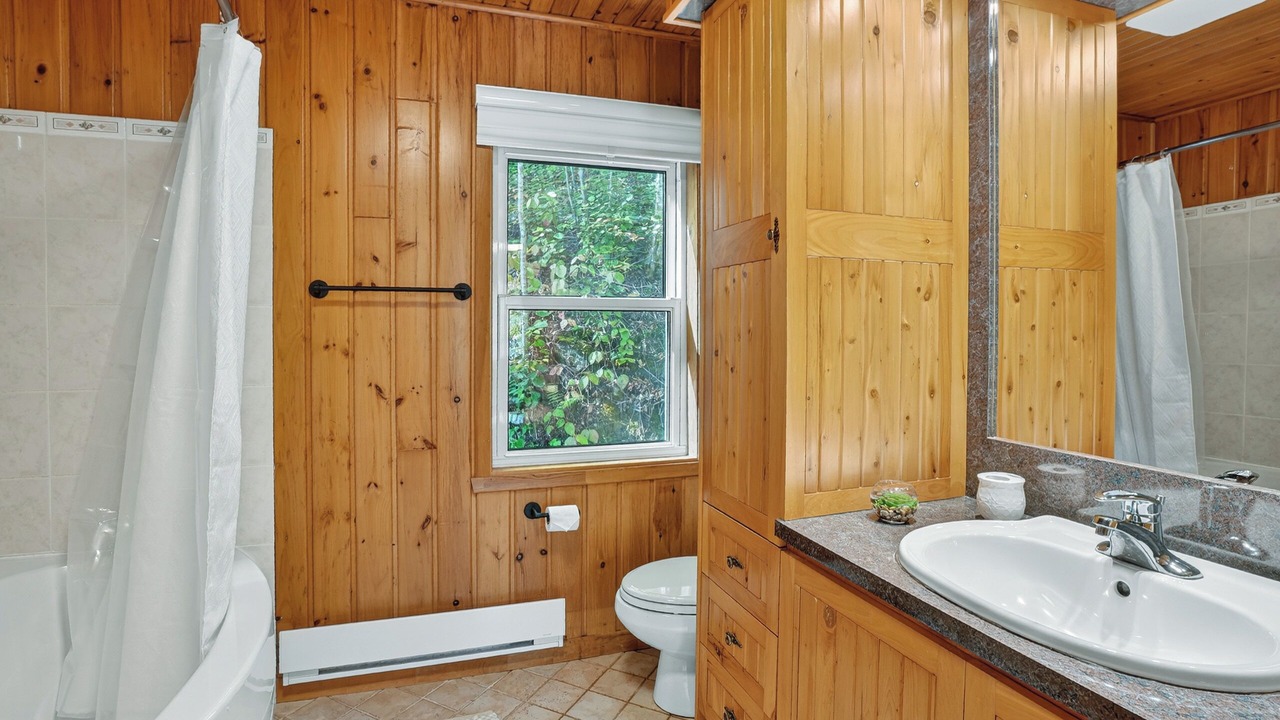 Photo of Bathroom in Lac-Saguay