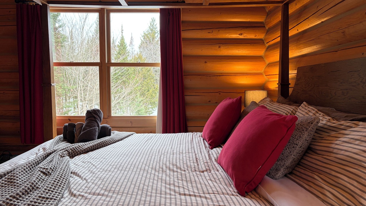 Photo of Bedroom in Fiddler Lake Resort