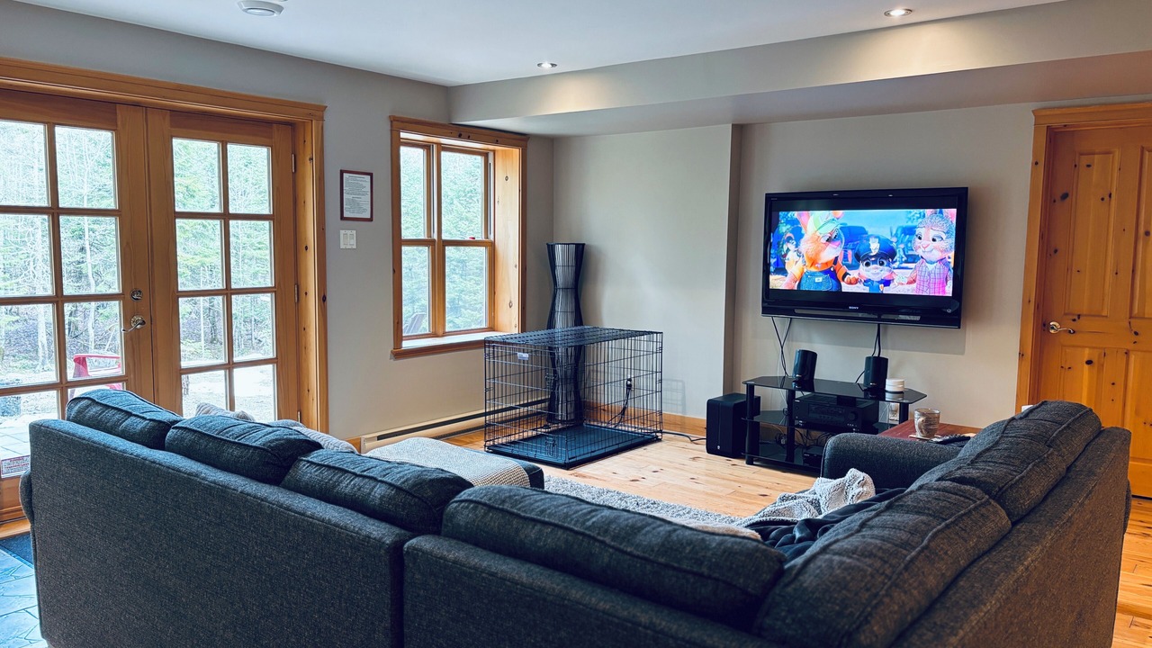 Photo of Livingroom in Fiddler Lake Resort