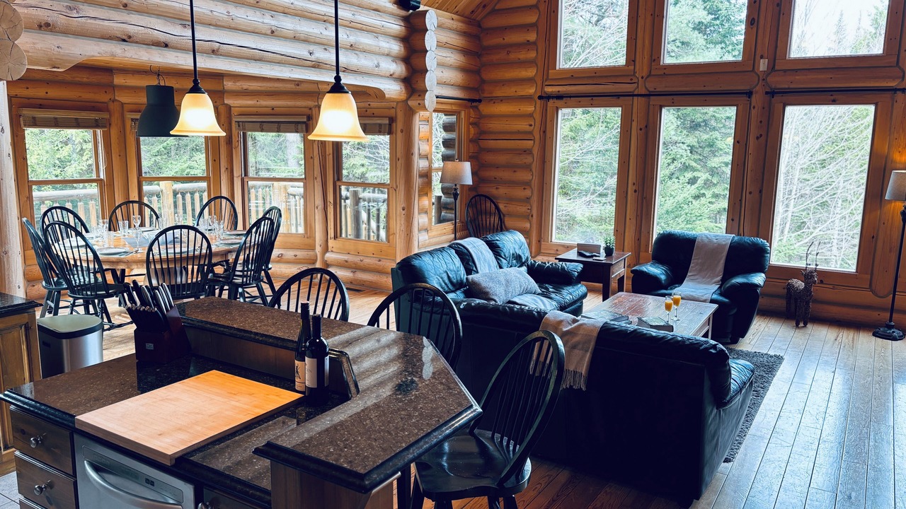 Photo of Livingroom in Fiddler Lake Resort