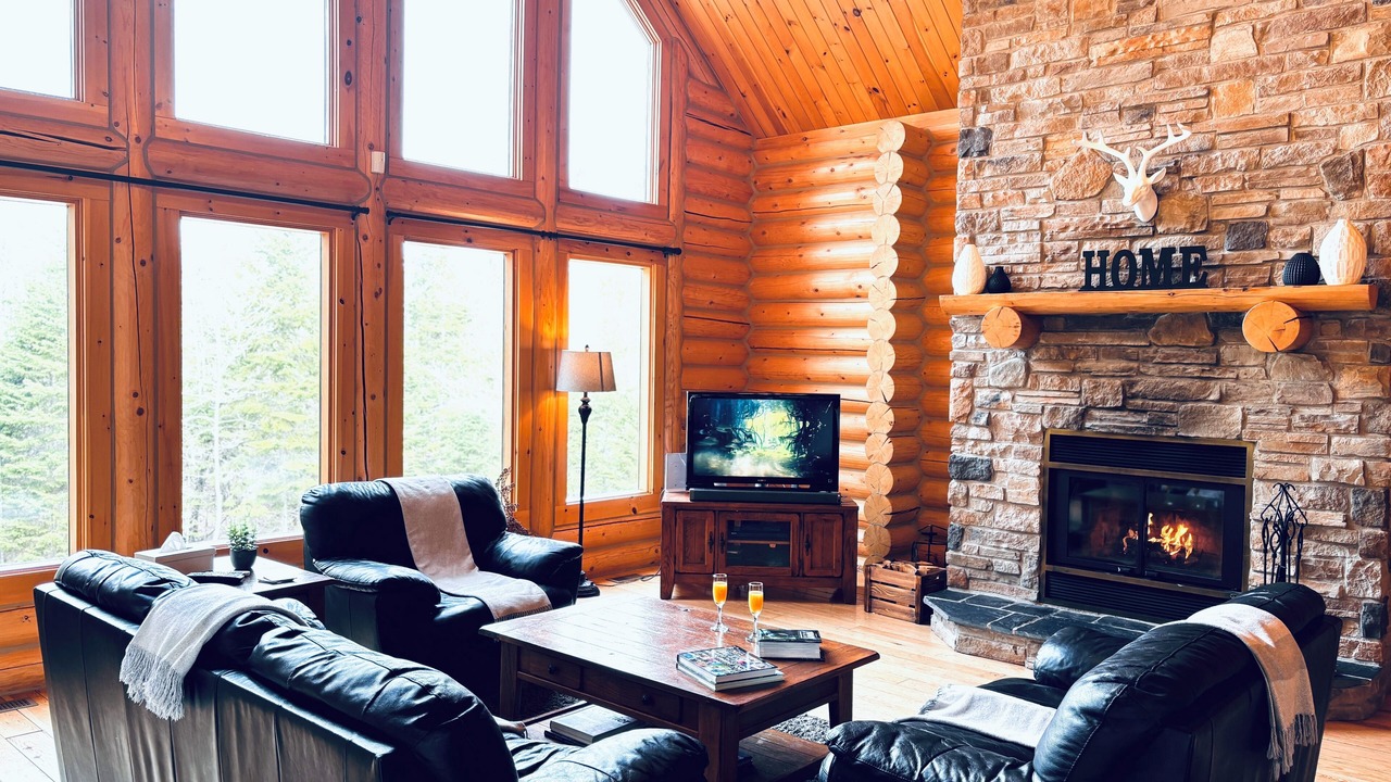 Photo of Livingroom in Fiddler Lake Resort