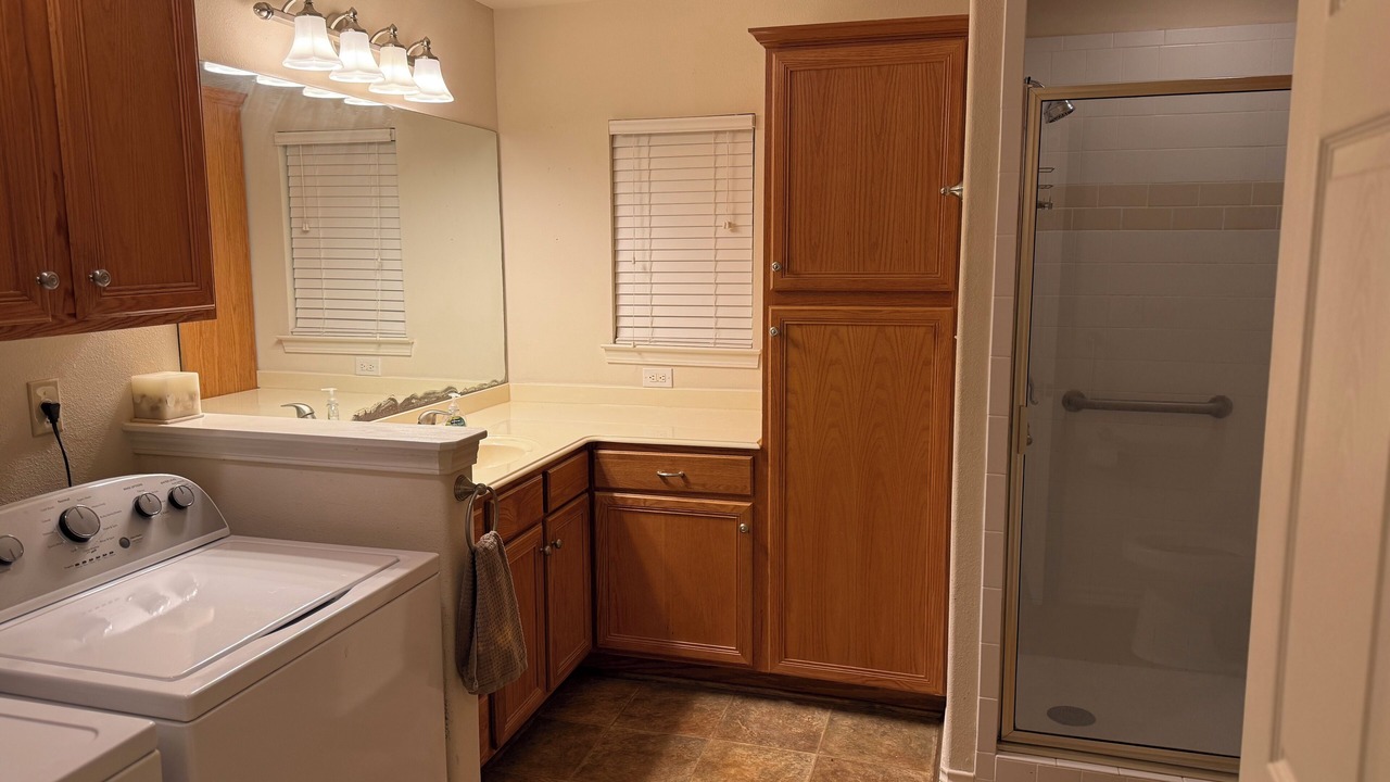 Photo of Bathroom in Sabine Pass