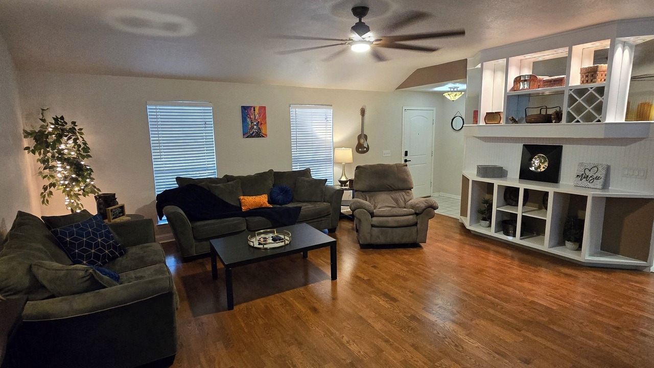 Photo of Livingroom in Pearland