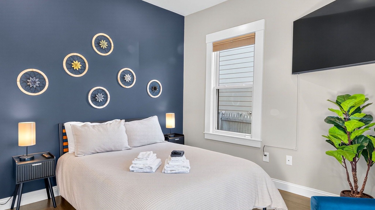 Photo of Bedroom in East Somerville