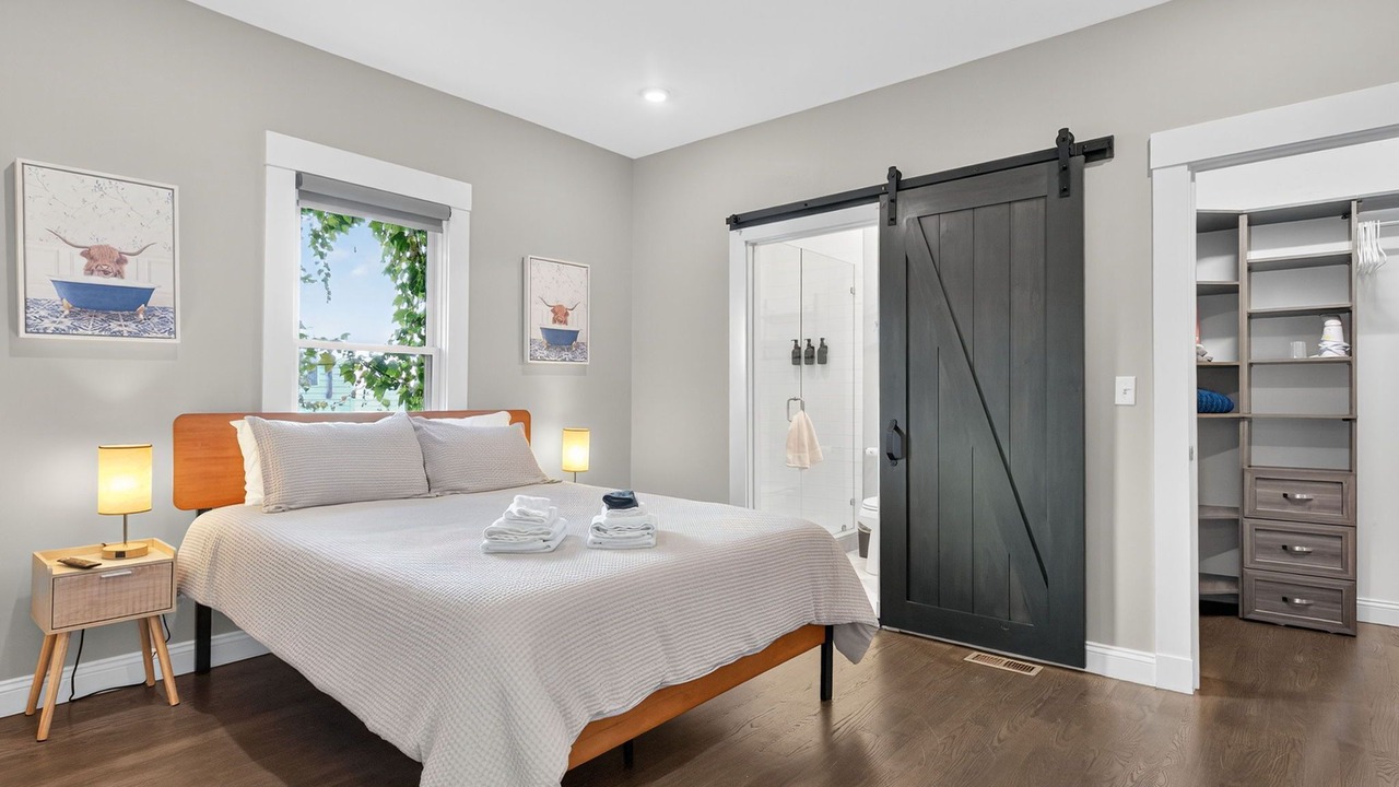 Photo of Bedroom in East Somerville