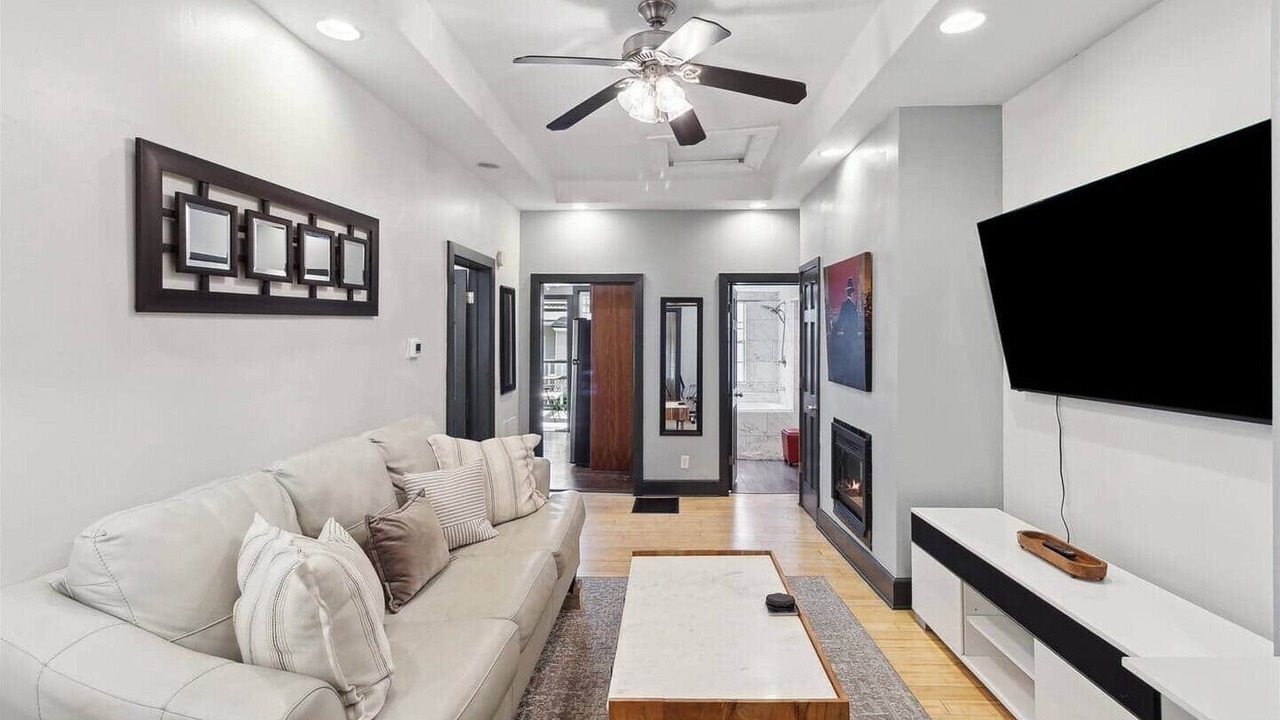 Photo of Livingroom in Dixon Park