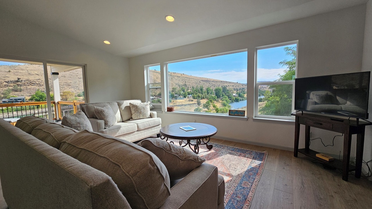 Photo of Livingroom in Maupin