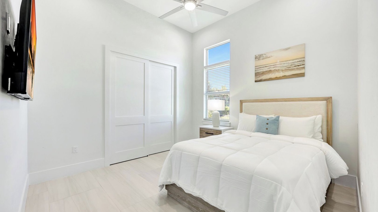 Photo of Bedroom in Naples Park