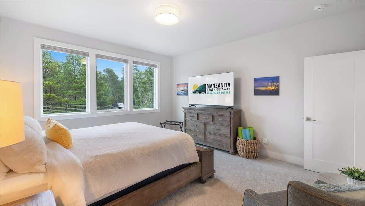Photo of Bedroom in Manzanita