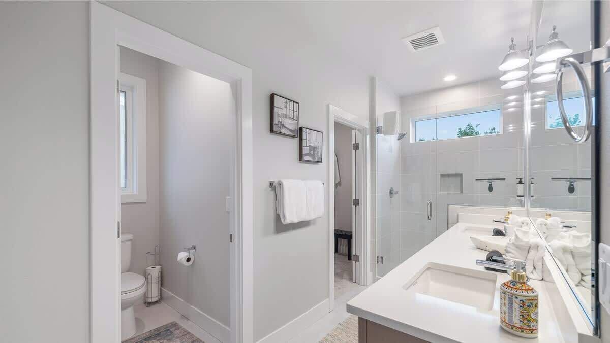 Photo of Bathroom in Manzanita