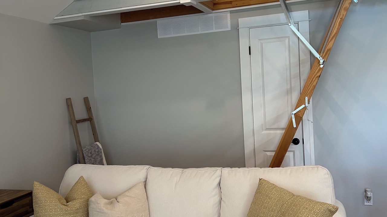 Photo of Livingroom in Hamilton