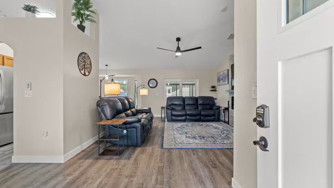 Photo of Livingroom in Spring Hill