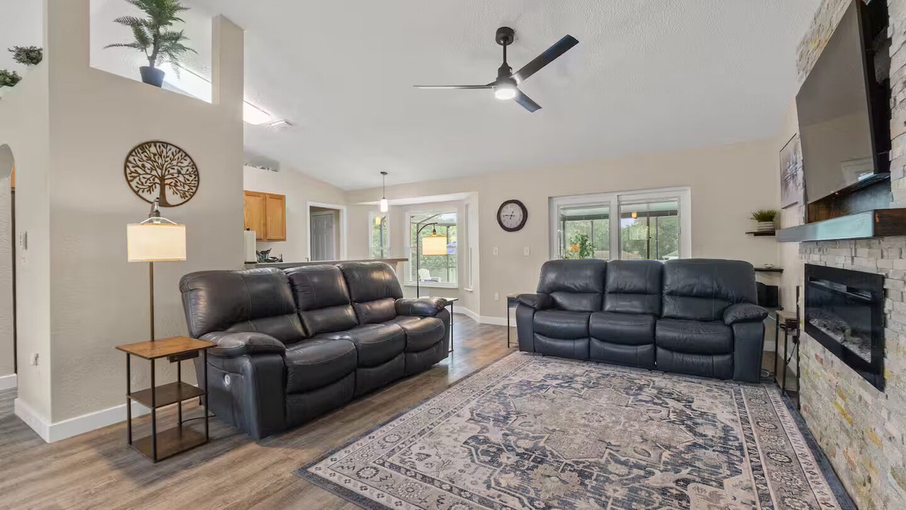 Photo of Livingroom in Spring Hill