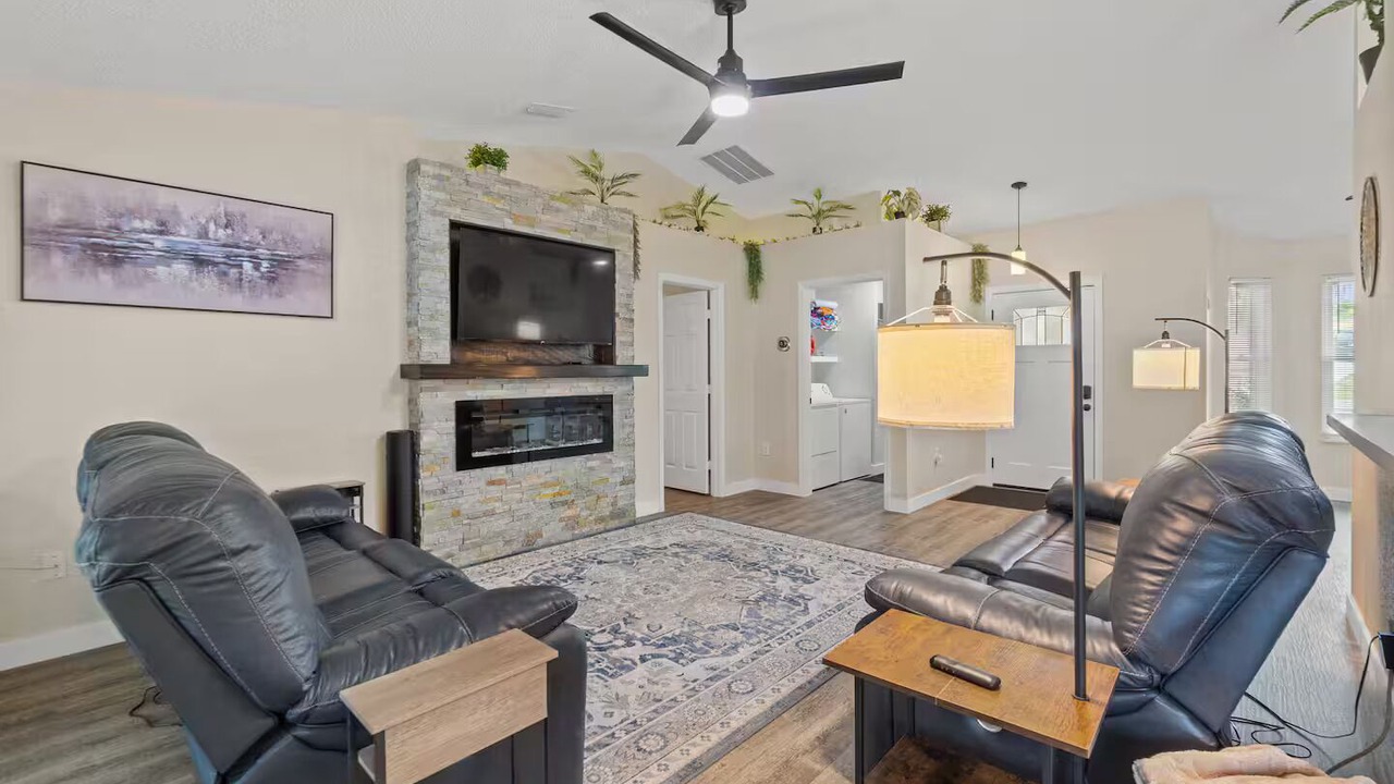 Photo of Livingroom in Spring Hill