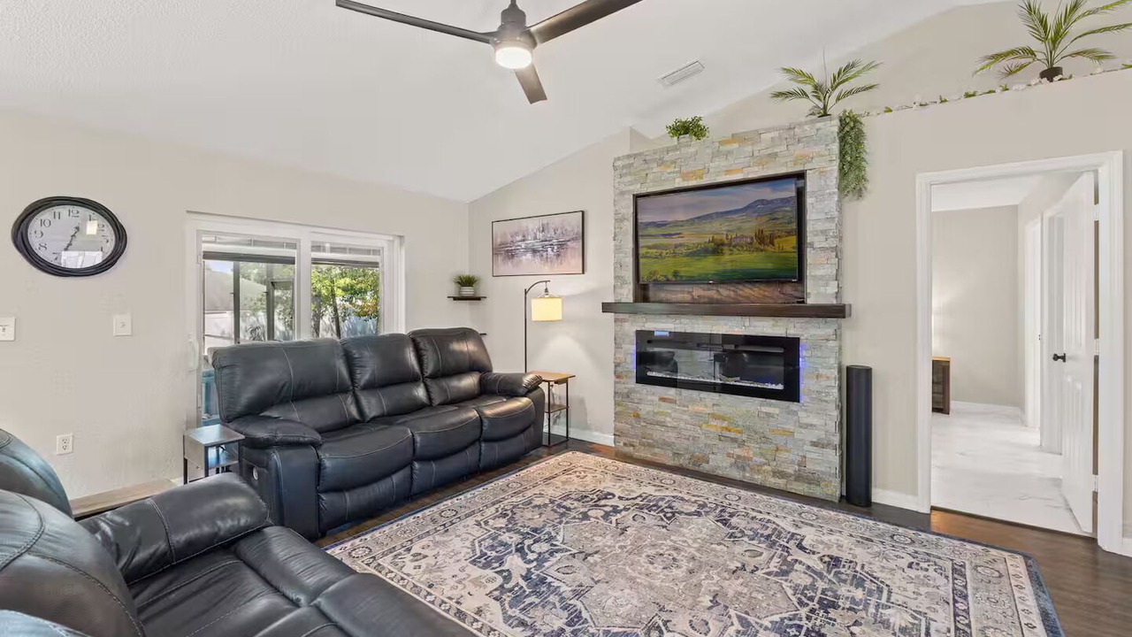 Photo of Livingroom in Spring Hill