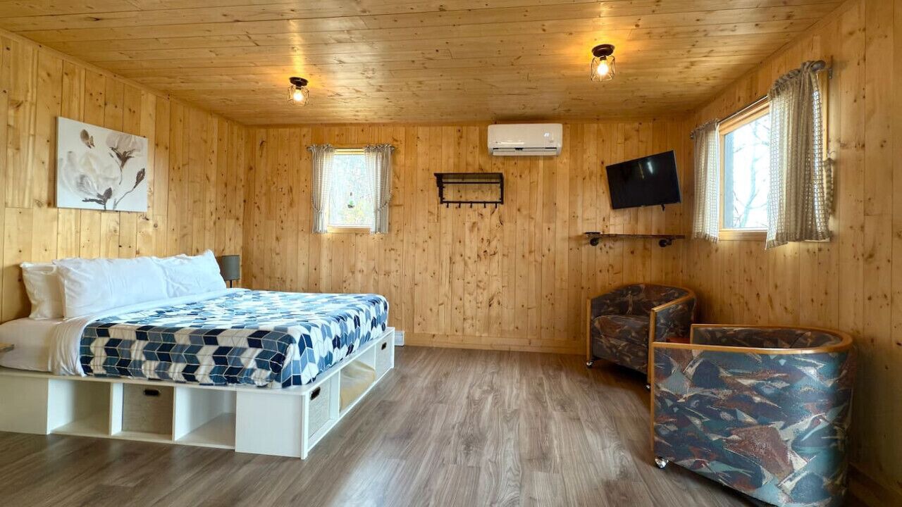 Photo of Bedroom in Pohenegamook
