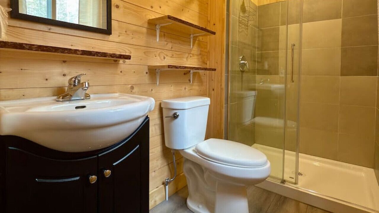 Photo of Bathroom in Pohenegamook