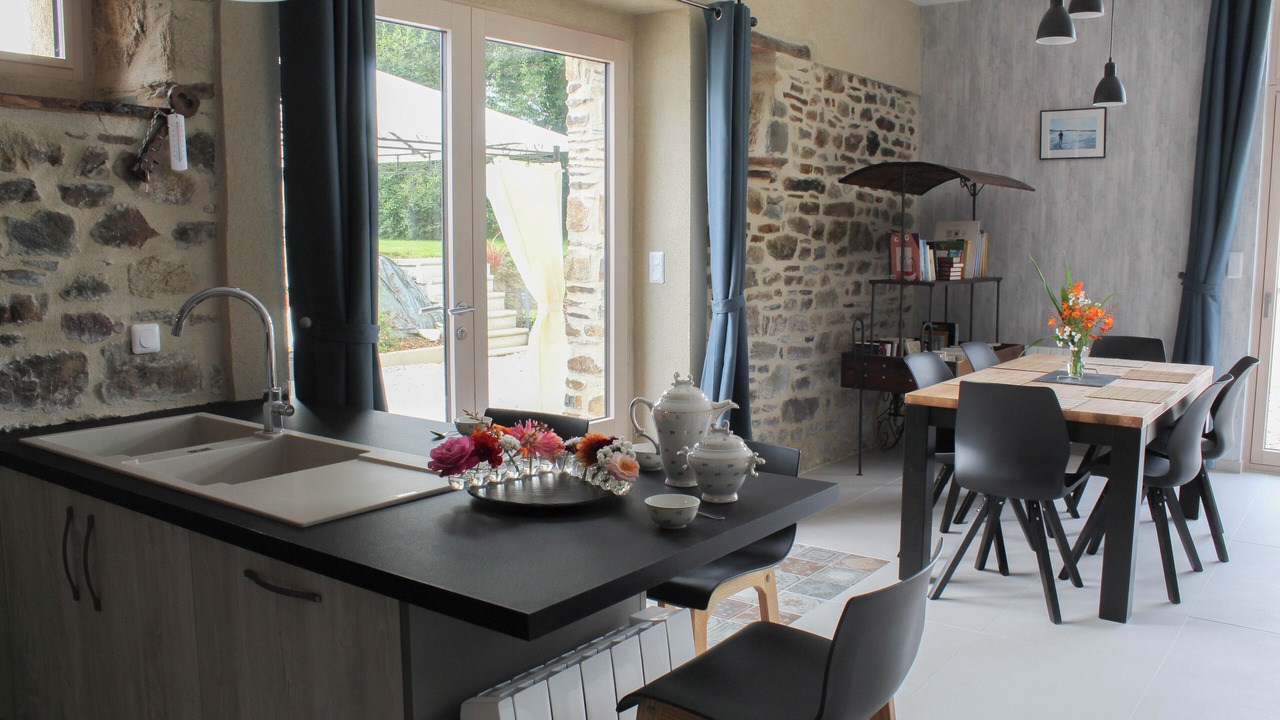 Photo of Others in Les Champs-Geraux