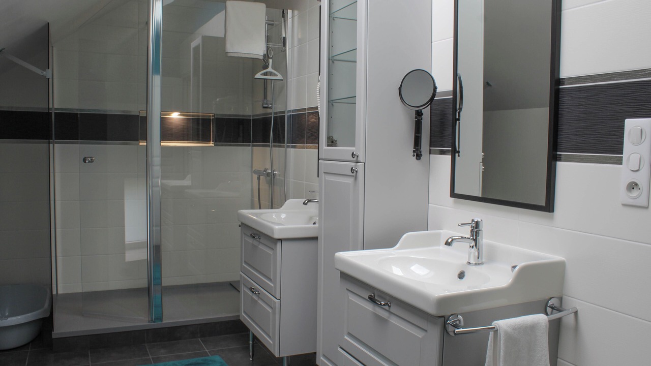 Photo of Bathroom in Les Champs-Geraux