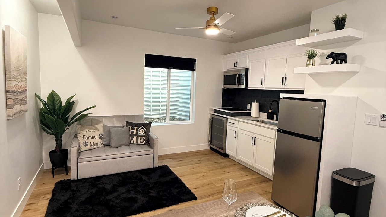 Photo of Livingroom in Eagle Mountain