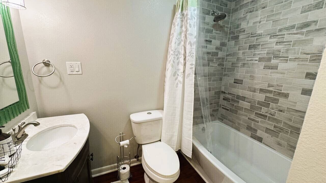 Photo of Bathroom in Mount Ida