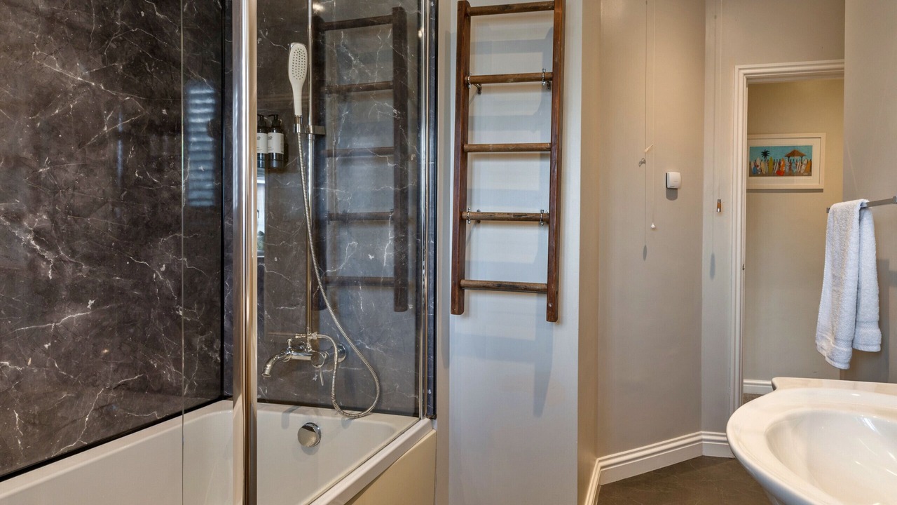 Photo of Bathroom in Widemouth Bay