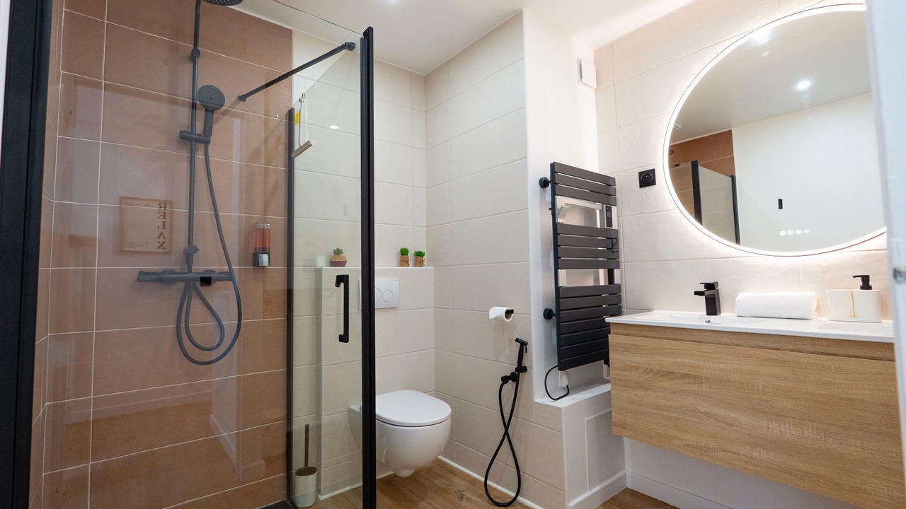 Photo of Bathroom in Republique